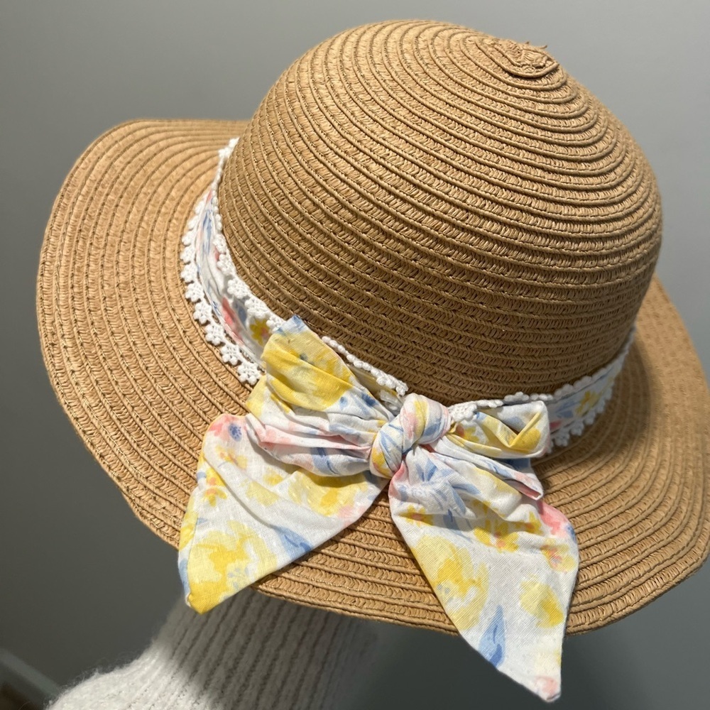 Stylish Straw Hat with Floral Bow - Picture 4 of 12